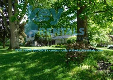 Main picture of 9 Woodstock Ln