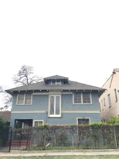 Main picture of 320 N Avenue 52