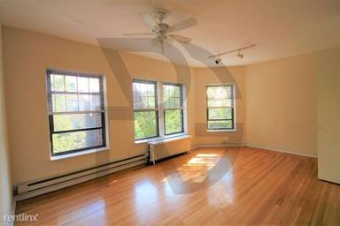 Main picture of 654-64 W Cornelia Ave