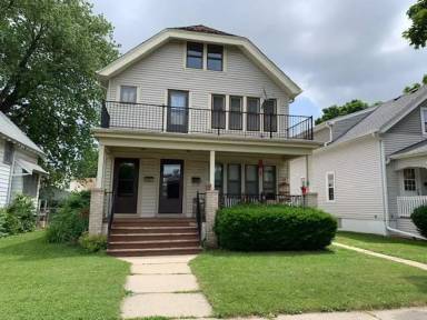 Main picture of 1034 S 76th St