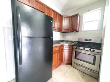 Main picture of 391 Avenue C