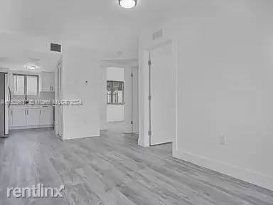 Main picture of 3417 NW 22nd Ave