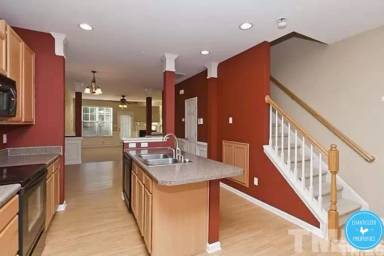 Main picture of 8821 Camden Park Dr