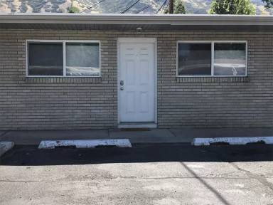 Main picture of 995 E Center St