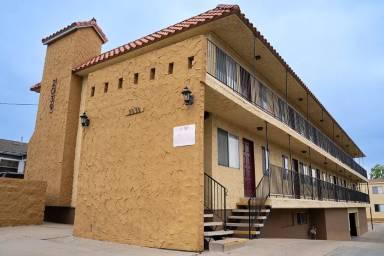 Main picture of 2039 L Ave