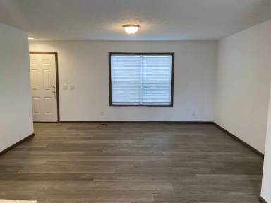 Main picture of 306 S Elm St