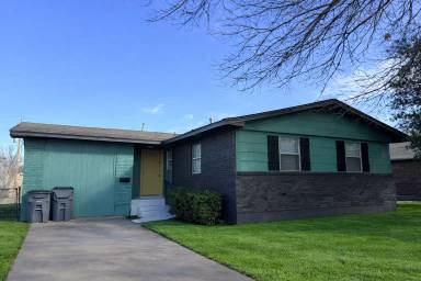 Main picture of 2331 NW Austin Dr