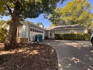 Main picture of 24 Wagon Wheel Ct