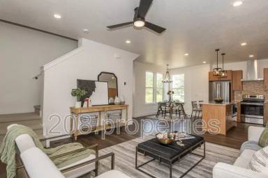Main picture of 479 E Violets Cove Ln