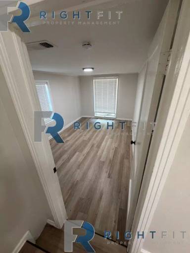 Main picture of 809 MacArthur Ave
