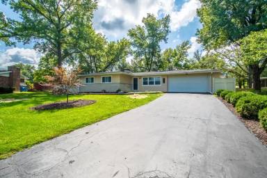 Main picture of 8747 Kathy Ct