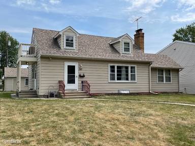 Main picture of 317 15th Ave N