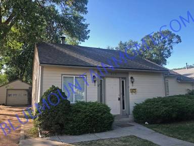 Main picture of 210 N Logan Ave