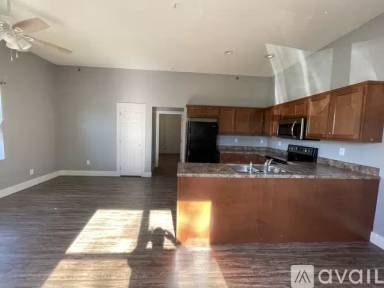 Main picture of 574 2nd Ave