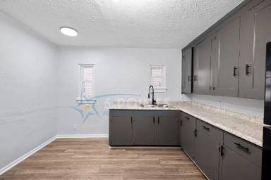 Main picture of 876 Eloise Dr