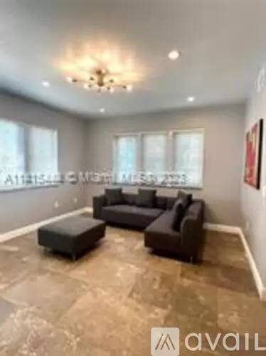 Main picture of 215 Phoenetia Ave