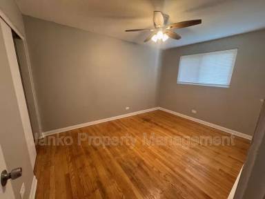 Main picture of 3125 W 79th St