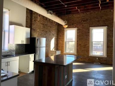 Main picture of 1202 W Grand Ave