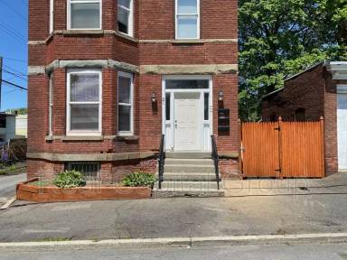 Main picture of 21 124th St