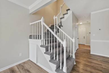 Main picture of 729 Creekside Cres