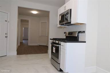 Main picture of 330 Pavonia Ave