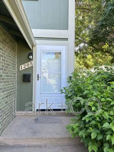 Main picture of 1205 S Wheeling Way