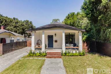 Main picture of 409 W Amelia Ave