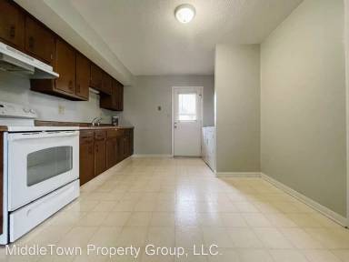 Main picture of 105 S Redwood Ln