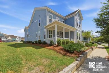 Main picture of 236 Oak View Way