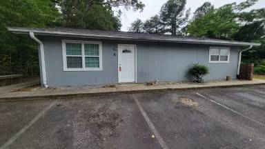 Main picture of 3008 E North St