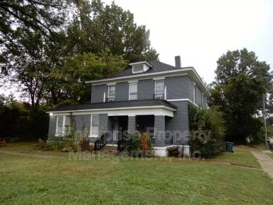 Main picture of 1111 N Parkway