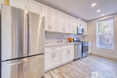 Main picture of 41 72nd St