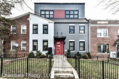 Main picture of 1417 Staples St NE