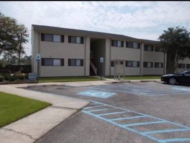 Main picture of 1021 W Port St