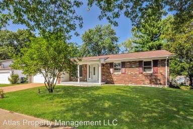 Main picture of 998 Tree Trails Ln