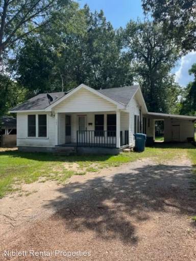 Main picture of 703 W 9th St