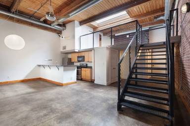 Main picture of 644 Wells St SW