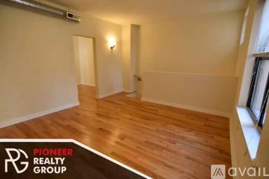 Main picture of 714 W Buckingham Pl