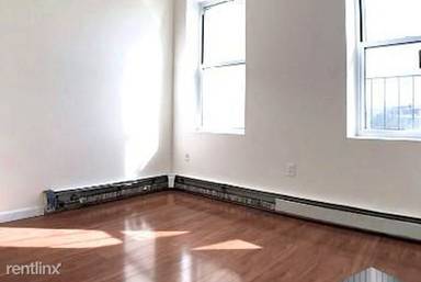 Main picture of 1260 Broadway