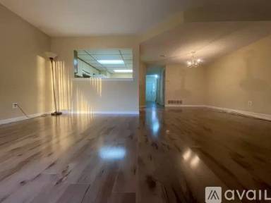 Main picture of 519 Leon Cir