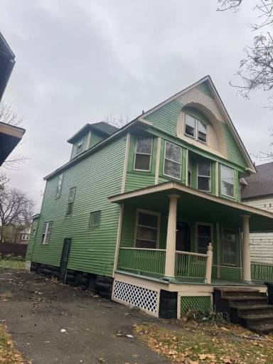 Main picture of 2217 E 81st St