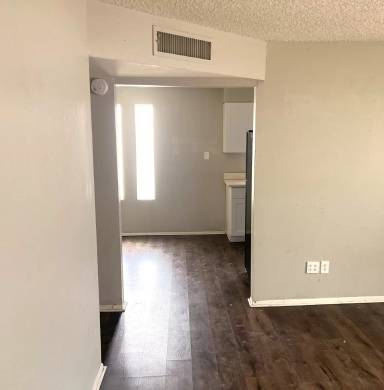 Main picture of 1925 W Village Dr