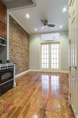 Main picture of 323 W 14th St