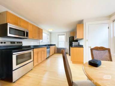 Main picture of 15 Pearl St