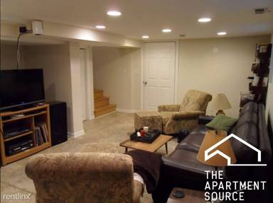 Main picture of 2622 N Ashland Ave