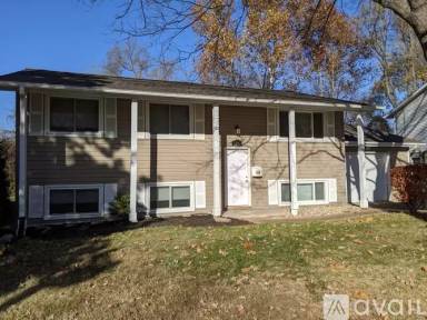 Main picture of 5201 Ville Cecelia Ln