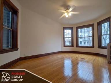 Main picture of 2453 N Spaulding Ave