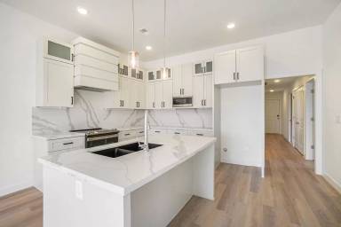 Main picture of 3815 NW 93rd St