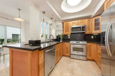 Main picture of 1040 10th St