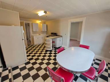 Main picture of 26 E Mechanic St